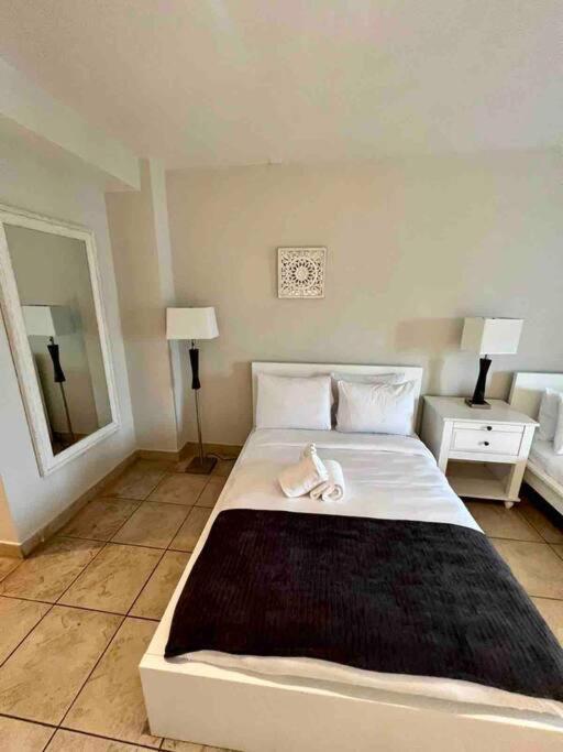 Charming Studio City View! Маями Бийч Екстериор снимка