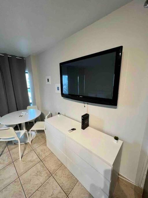 Charming Studio City View! Маями Бийч Екстериор снимка