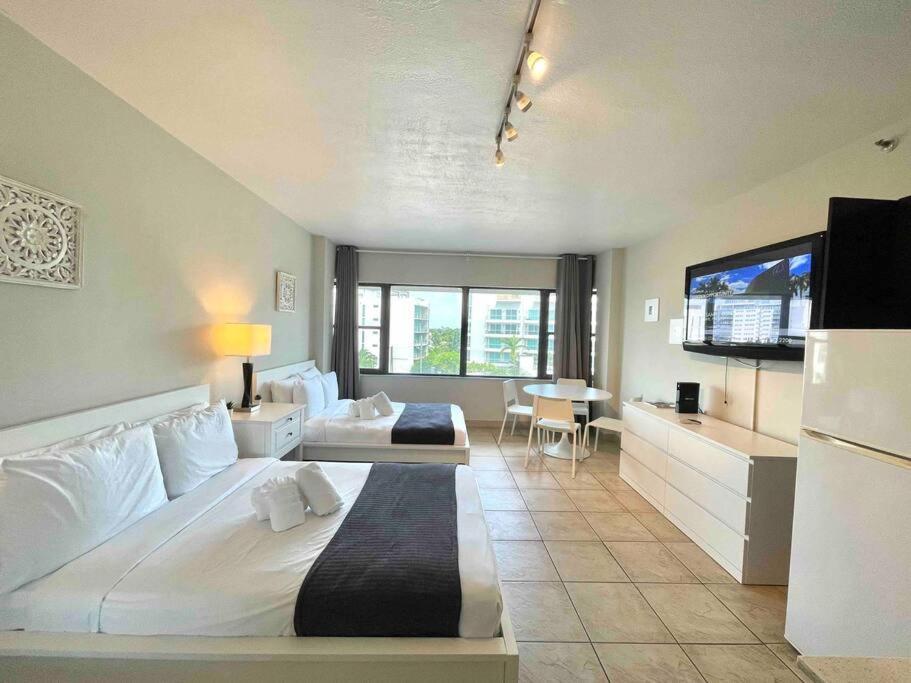 Charming Studio City View! Маями Бийч Екстериор снимка